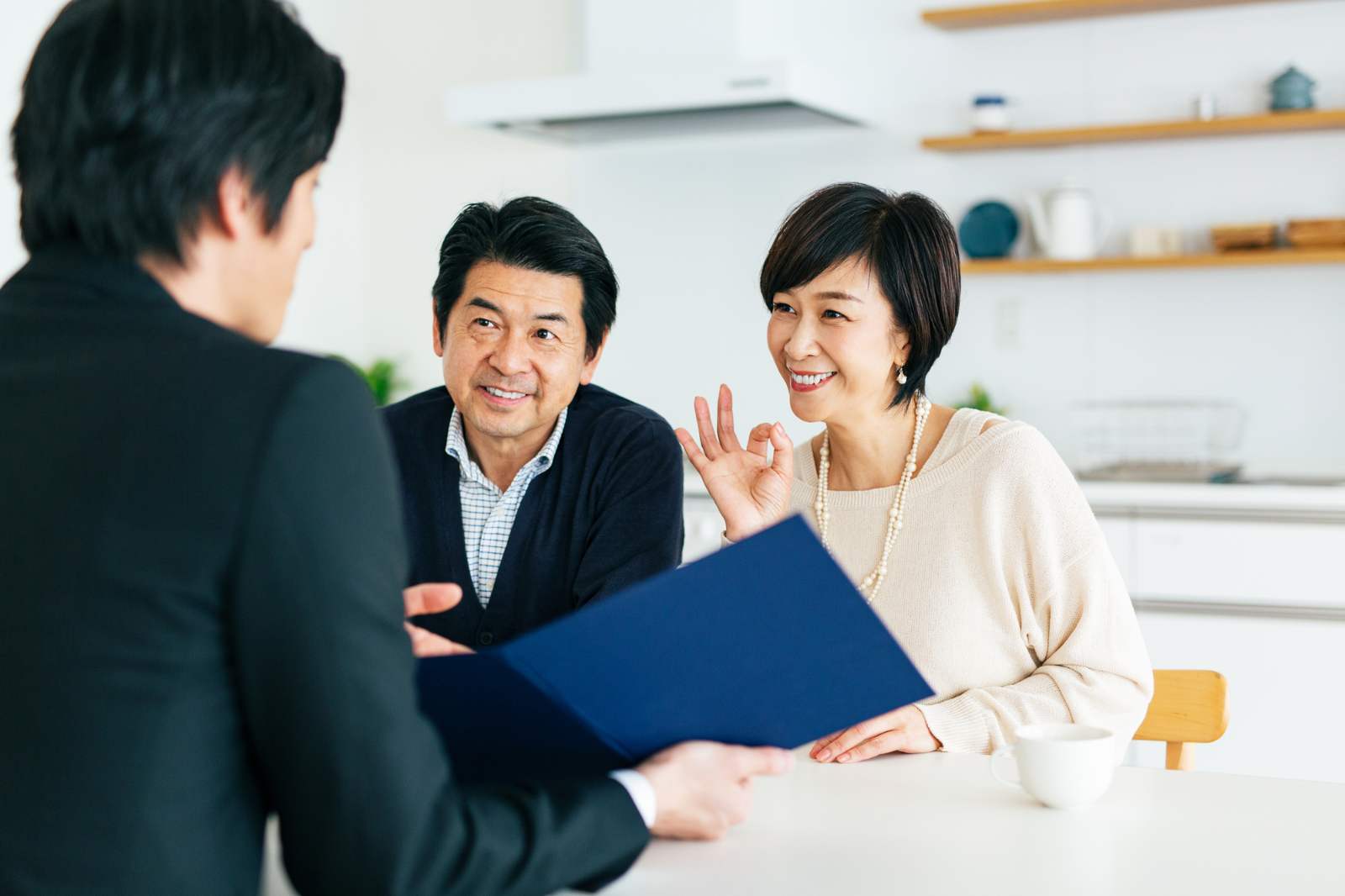 相続人調査から遺産分割協議書作成まで、相続に関わる手続きを一貫してサポートします。 相続手続き一式